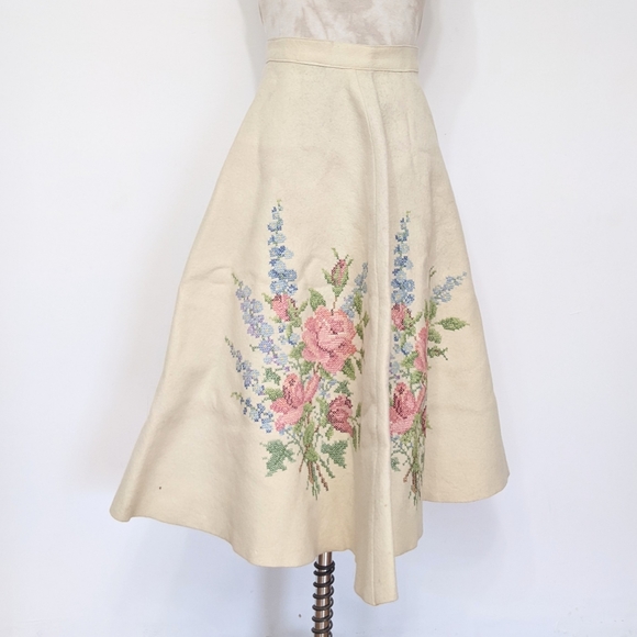 vtg 1950s cross stitch rose swing wool skirt - Picture 3 of 6